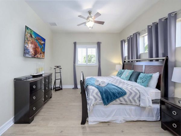 Cape Coral 4 Bedroom Home with Private Pool & Spa