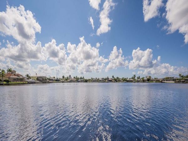 Cape Coral 4 Bedroom Home with Private Pool & Spa