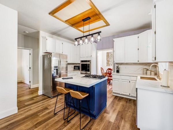 Four Bedroom Home with Pool Table & Home Theater