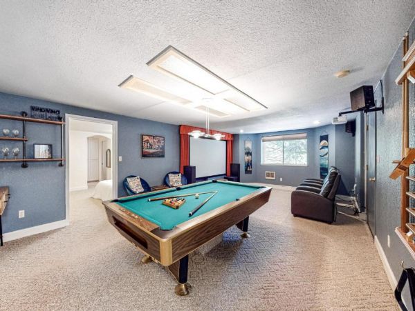 Four Bedroom Home with Pool Table & Home Theater