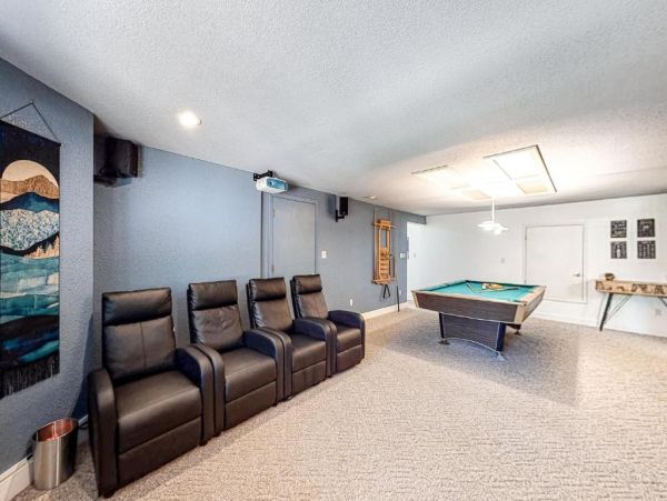 Four Bedroom Home with Pool Table & Home Theater