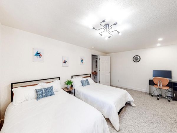 Four Bedroom Home with Pool Table & Home Theater