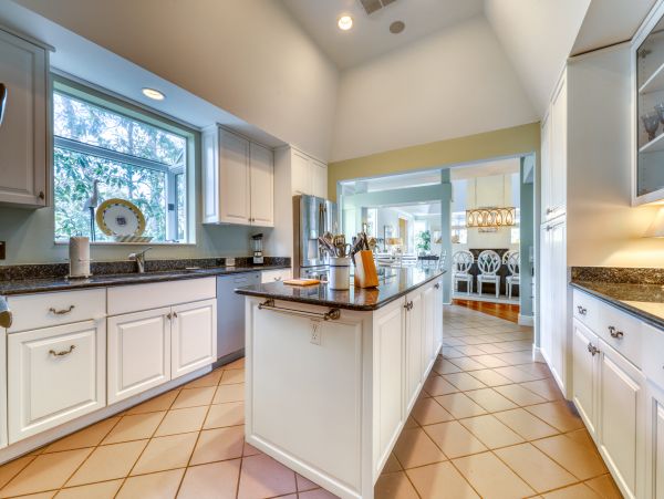 Lovely 5 Bedroom Vacation Home in Hilton Head Close to Beach