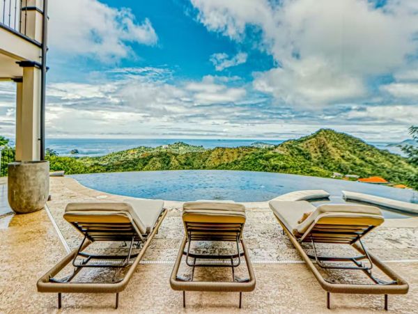 Stunning Costa Rica Vacation Villa with Infinity Pool
