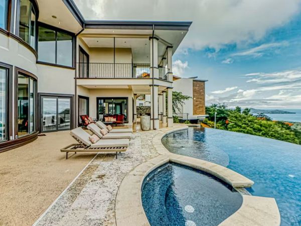 Stunning Costa Rica Vacation Villa with Infinity Pool