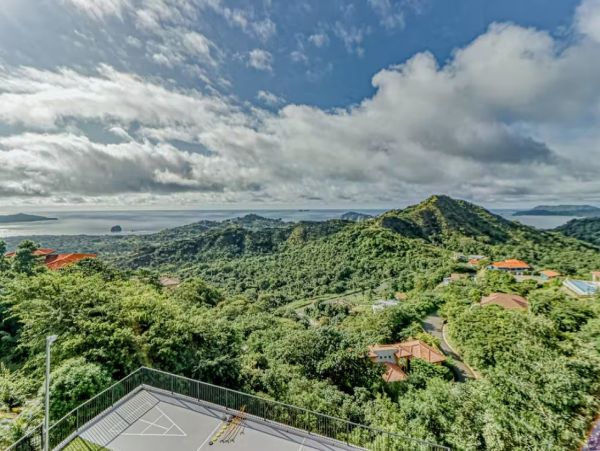 Stunning Costa Rica Vacation Villa with Infinity Pool