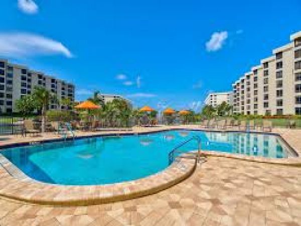 What a Lovely Three Bedroom Siesta Key Condo