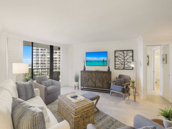 Two Bedroom Beachfront Vacation Condo in Marco Island