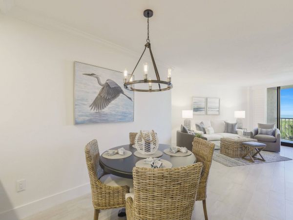 Two Bedroom Beachfront Vacation Condo in Marco Island