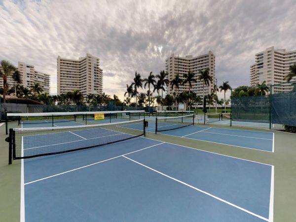 Two Bedroom Beachfront Vacation Condo in Marco Island