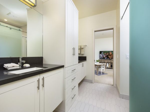 Single-Level Santa Barbara 3 Bedroom Vacation Home Sleeps 6