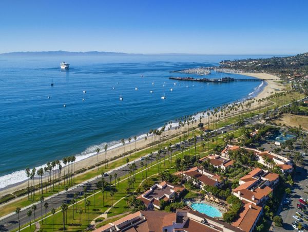 Single-Level Santa Barbara 3 Bedroom Vacation Home Sleeps 6