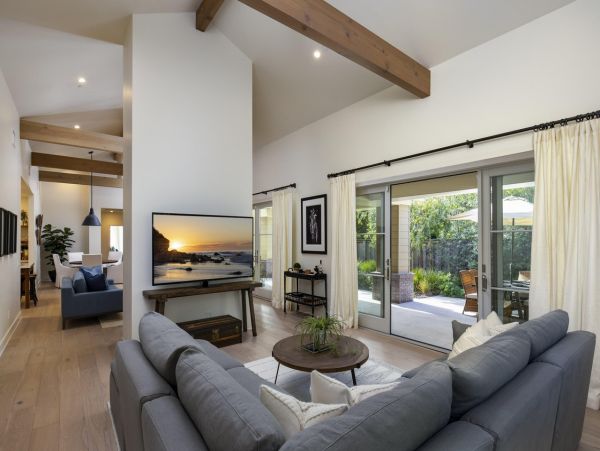 Single-Level Santa Barbara 3 Bedroom Vacation Home Sleeps 6