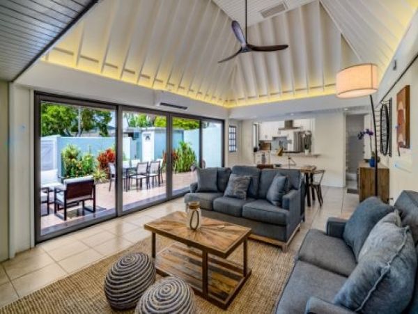 St. Thomas Vacation Condo Three Bedrooms Walk To Beach