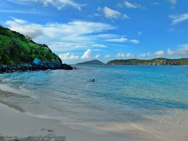 St. Thomas Vacation Condo Three Bedrooms Walk To Beach