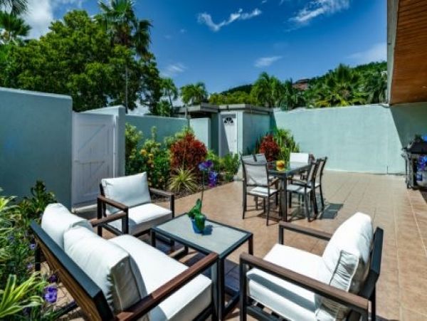 St. Thomas Vacation Condo Three Bedrooms Walk To Beach