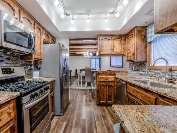 Big Bear 3 Bedroom Home Spa & Game Room