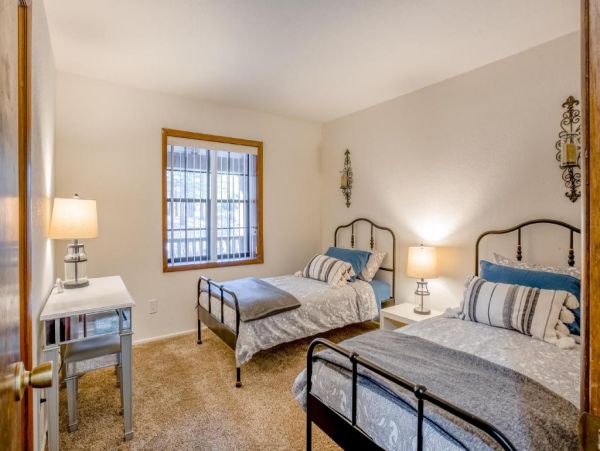 Big Bear 3 Bedroom Home Spa & Game Room