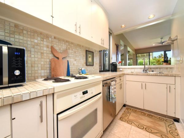 Ocean Views Kapalua Vacation Condo One Bedroom Sleeps Four
