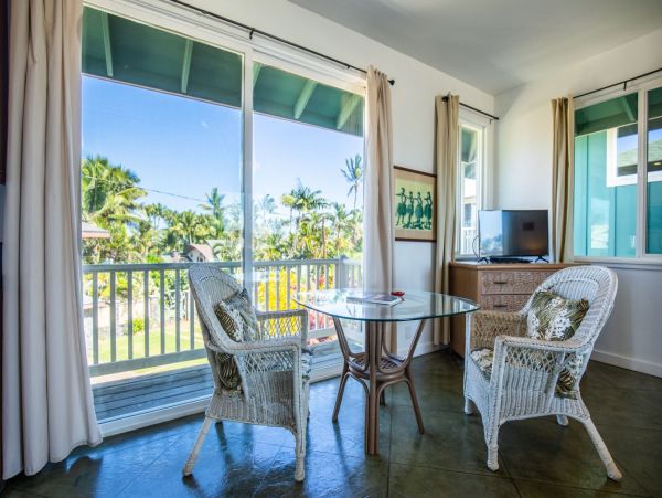 Maui Six Bedroom Vacation Home Close to Beach Sleeps 12