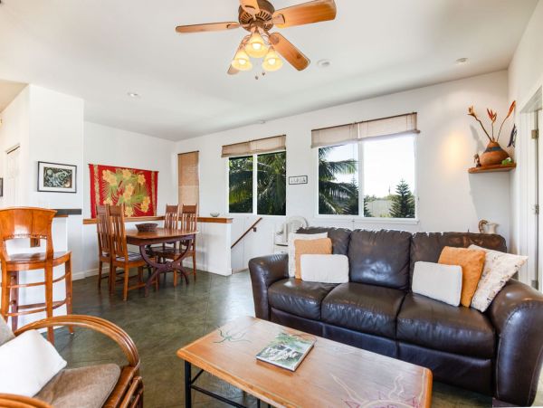 Maui Six Bedroom Vacation Home Close to Beach Sleeps 12