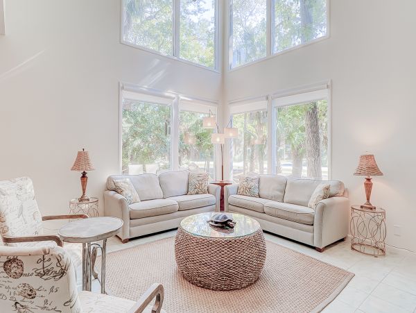 Charming Vacation Home with 4 Bedrooms & Pool