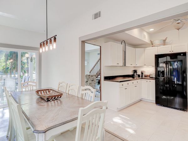Charming Vacation Home with 4 Bedrooms & Pool