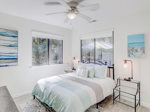 Charming Vacation Home with 4 Bedrooms & Pool