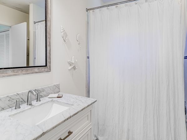 Charming Vacation Home with 4 Bedrooms & Pool