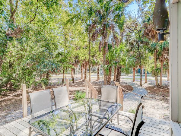 Charming Vacation Home with 4 Bedrooms & Pool