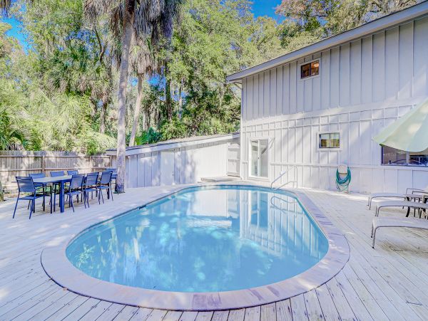 Charming Vacation Home with 4 Bedrooms & Pool