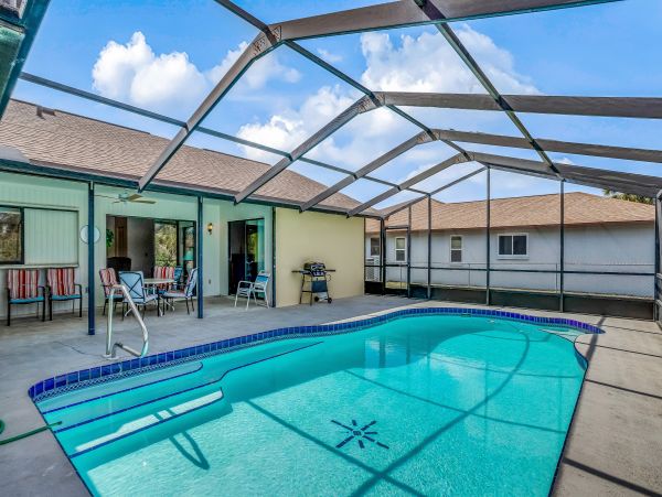Manasota Key Vacation Pool Home Two Bedrooms Sleeps Six