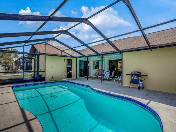 Manasota Key Vacation Pool Home Two Bedrooms Sleeps Six