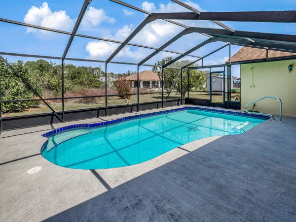 Manasota Key Vacation Pool Home Two Bedrooms Sleeps Six