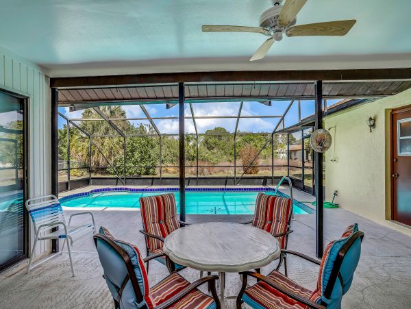 Manasota Key Vacation Pool Home Two Bedrooms Sleeps Six