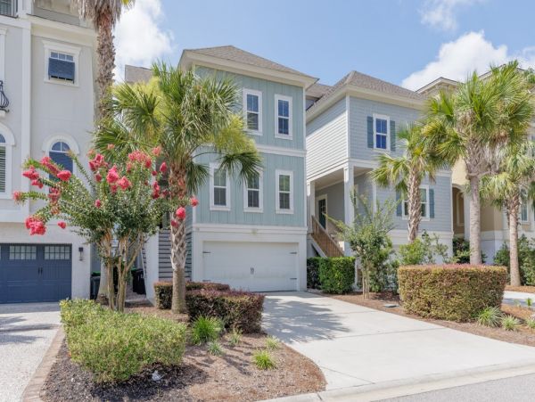Hilton Head Lakefront Four Bedroom Vacation Rental