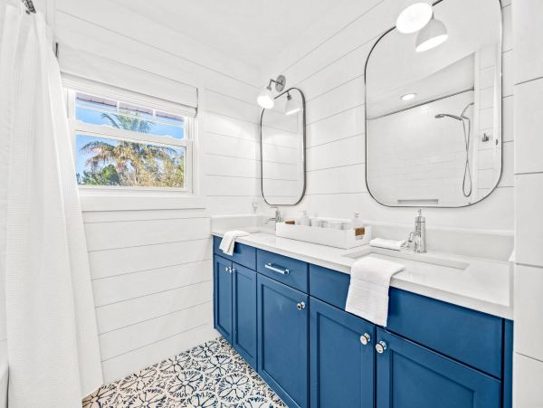 Walk to the Beach Three Bedroom Rental Home in Anna Maria
