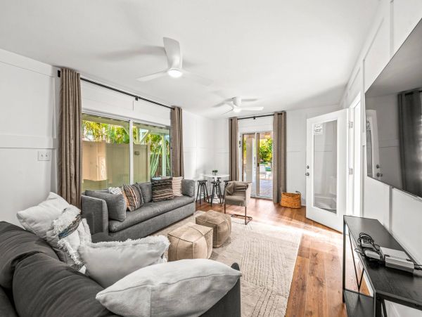 Walk to the Beach Three Bedroom Rental Home in Anna Maria