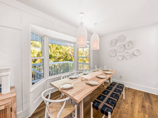 Walk to the Beach Three Bedroom Rental Home in Anna Maria