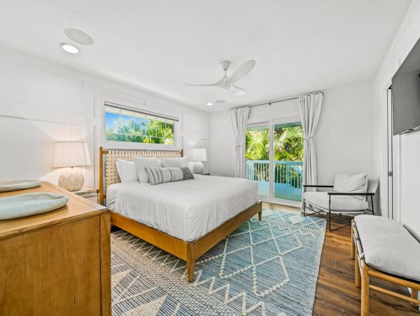 Walk to the Beach Three Bedroom Rental Home in Anna Maria