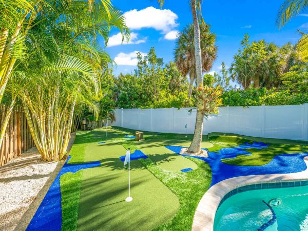 Walk to the Beach Three Bedroom Rental Home in Anna Maria