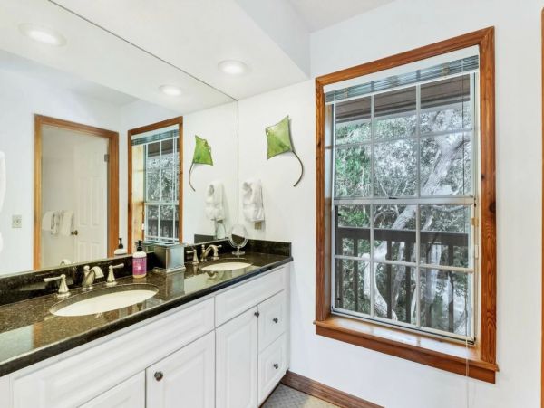 Manasota Key Beachfront Three Bedroom Vacation Home Sleeps 6
