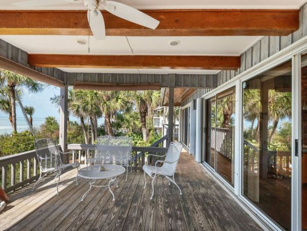 Manasota Key Beachfront Three Bedroom Vacation Home Sleeps 6
