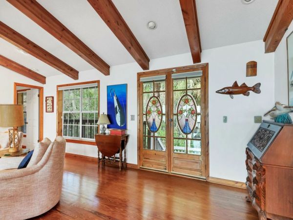 Manasota Key Beachfront Three Bedroom Vacation Home Sleeps 6