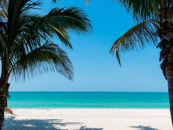 Manasota Key Beachfront Three Bedroom Vacation Home Sleeps 6