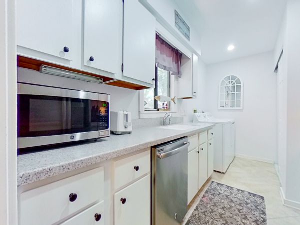 Hilton Head Dog-Friendly Villa with 2 Bedrooms Lagoon Views
