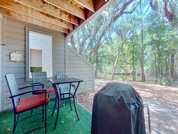 Hilton Head Dog-Friendly Villa with 2 Bedrooms Lagoon Views