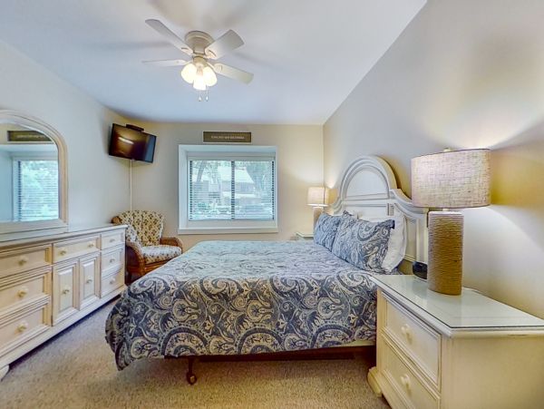 Hilton Head Dog-Friendly Villa with 2 Bedrooms Lagoon Views