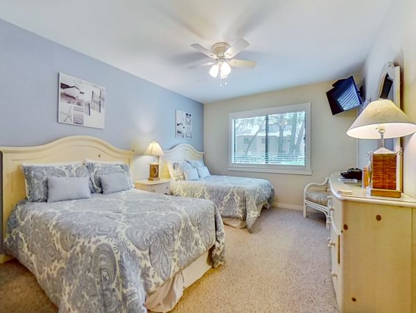 Hilton Head Dog-Friendly Villa with 2 Bedrooms Lagoon Views