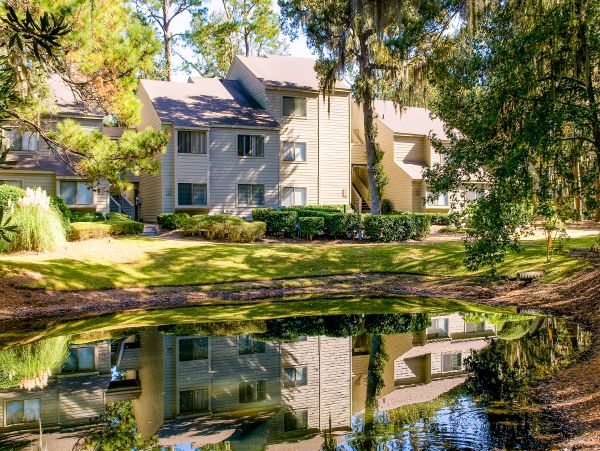 Hilton Head Dog-Friendly Villa with 2 Bedrooms Lagoon Views